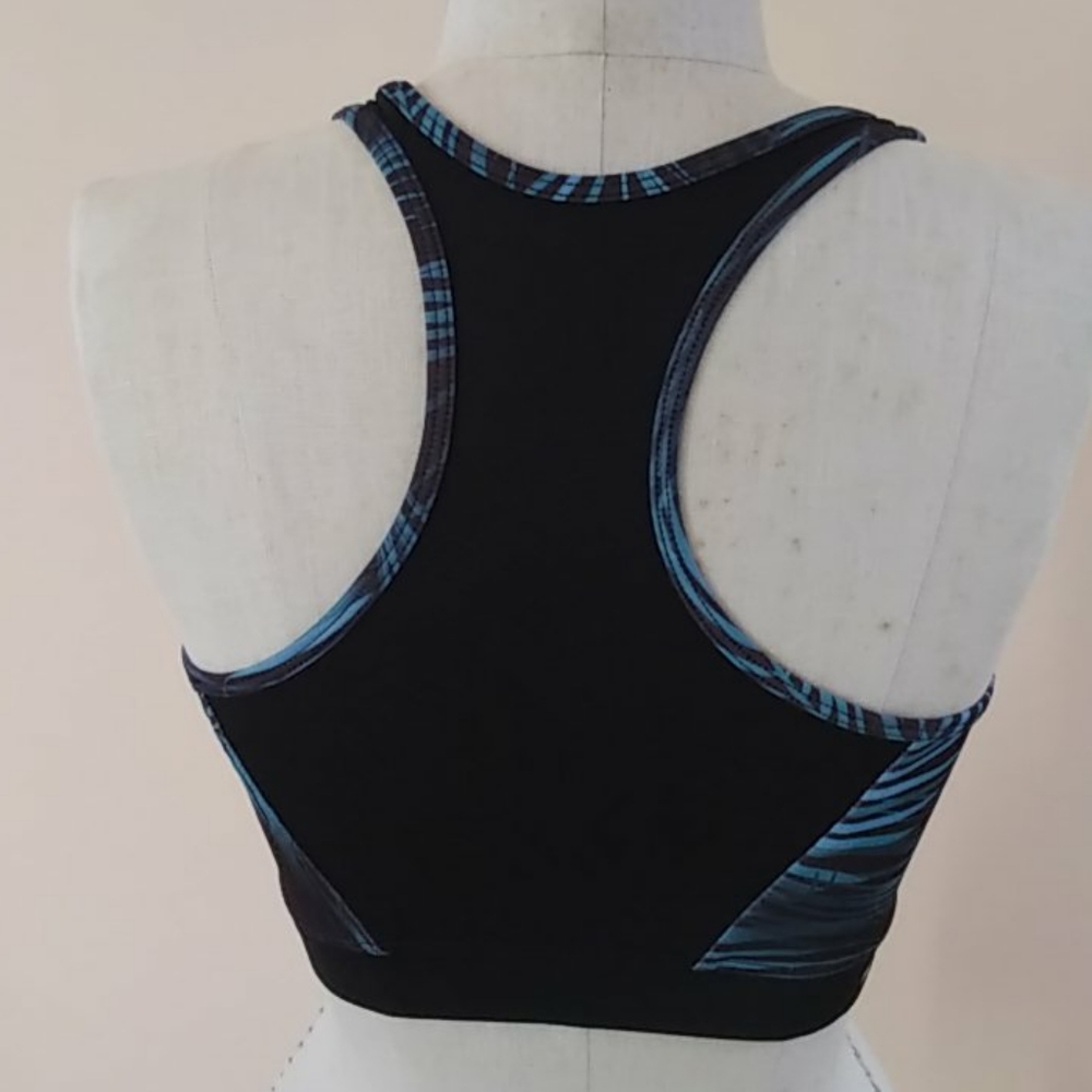 Splash Running Essentials Sports Bra. - Picture 2 of 5